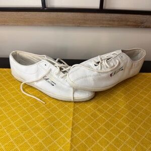 Vintage 90s LA Gear Low Top Walking Shoes Sneakers Women's Size 6 White